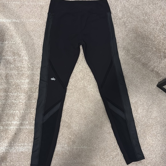 ALO Yoga High-Waist Epic Legging - Picture 4 of 12